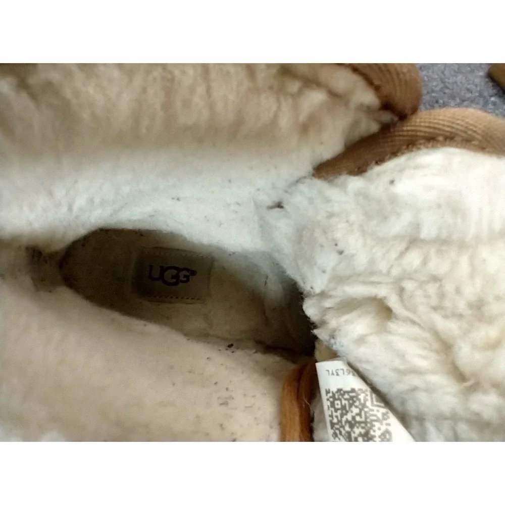 UGG Harkley Mens 9 Mid Top Fleece Lined Suede Boots Tan Brown 1016472
